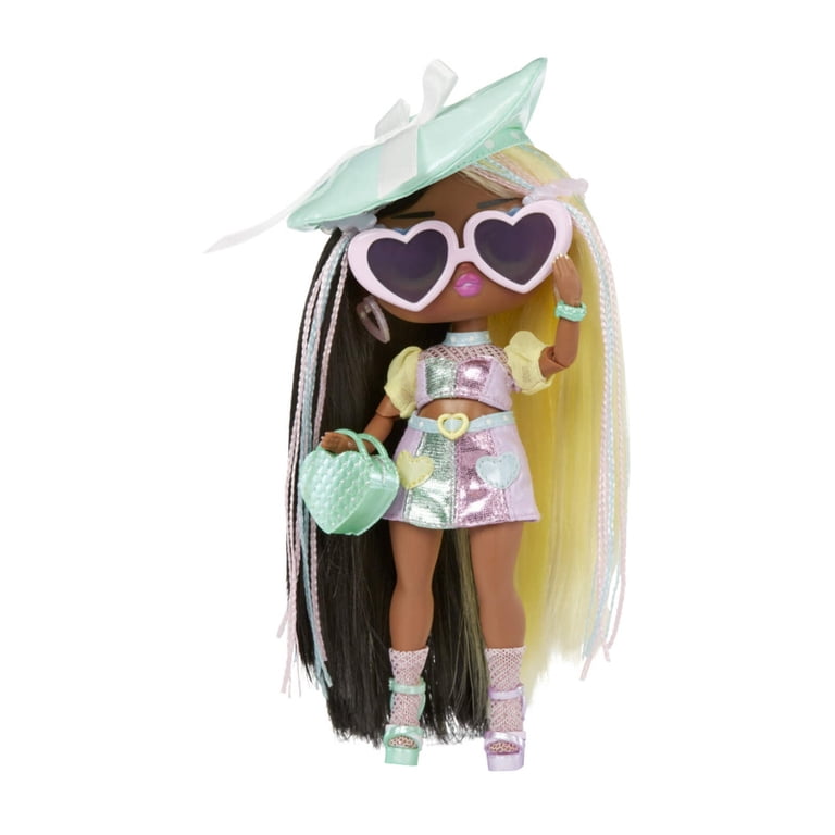 LOL Surprise Tweens S4 Doll Darcy Blush - Little Sister with 15
