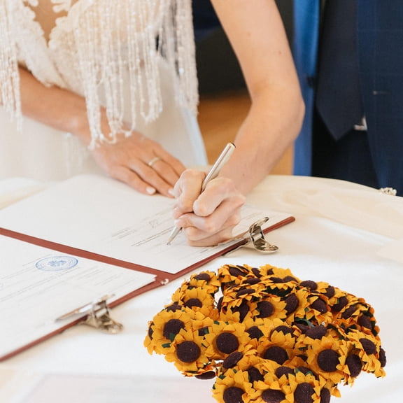 LOLIPPYY 100Pcs Simulation Sunflower Bouquet with Sequins for Wedding and Office Decor