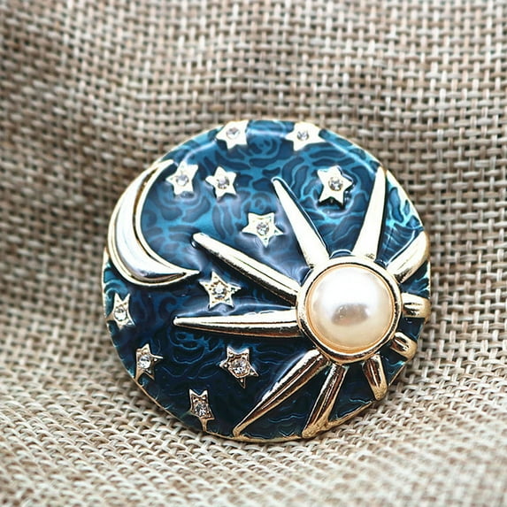 LOLIPPYY Assorted Color Artificial Brooch Pin for Clothes Decoration Comfortable Fashion Accessory 1 Piece