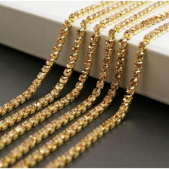 LOLIPPYY Crystal Rhinestone Close Chain: 3mm Rhinestone Chain Ribbon Jewelry Making Sewing Trim for Crafts Wedding Cake Bouquet Clothes DIY Cups 10m