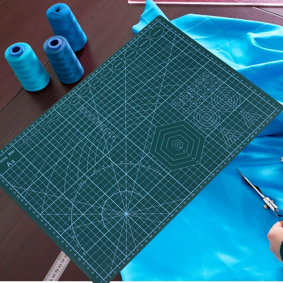 LOLIPPYY Green PVC Cutting Mat with for Crafting, Art Projects, and Workspace Use