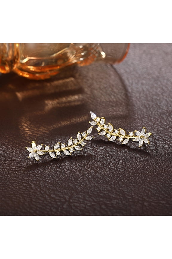 Lightweight Golden Leaf Ear Crawler Earrings for Women, Copper Climber Style, Daily Wear, 1 Pair