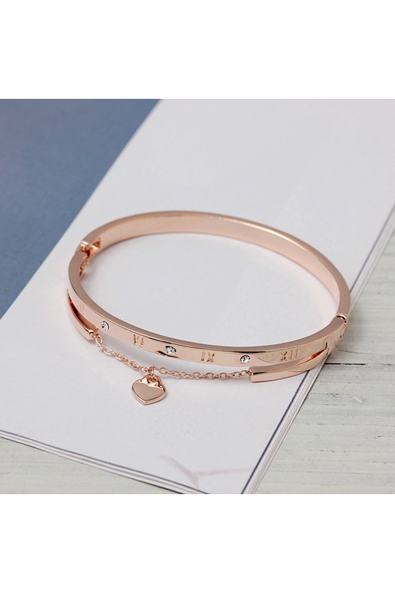Heart-Shaped Bangle Bracelet with Finish and Roman Numeral Design, Perfect for Parties and Travel Accessories