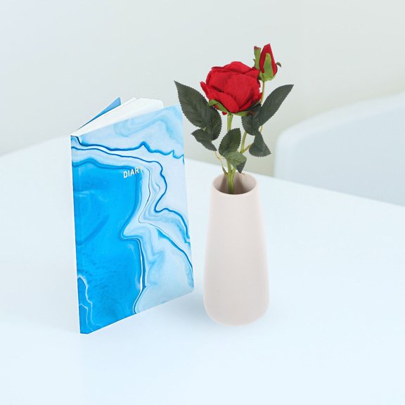 LOLIPPYY Realistic Red Artificial Rose Bouquet, Lightweight Lint-Free Plastic Flowers for Wedding, Home & Party Decoration