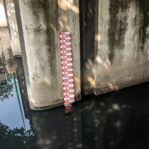 LOLIPPYY Reflective Water Level Gauge Sticker for Pool Measurement Easy to Apply and Remove