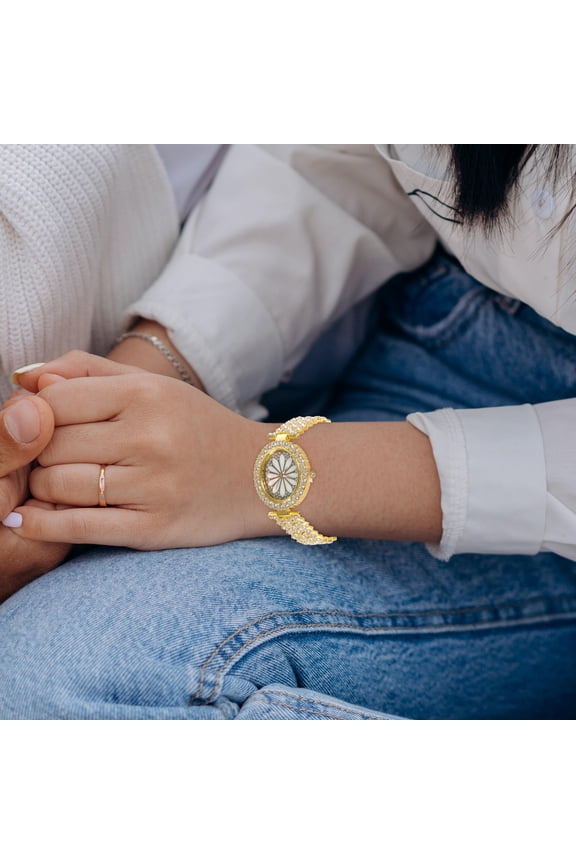 Women Fashion Watch Elegant Style Golden Metal 1Pack Time Display