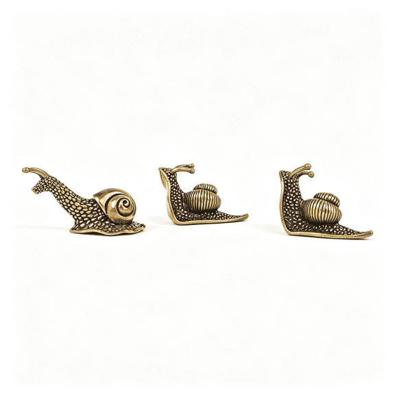 LQSEO Set of 3 Tiny Solid Brass Snail Figurines-Cute Vintage Cottagecore Dcor,Retro Antique-Style Miniature Figurine Collection for Terrarium,Desk,Bookshelf&Plant Pots