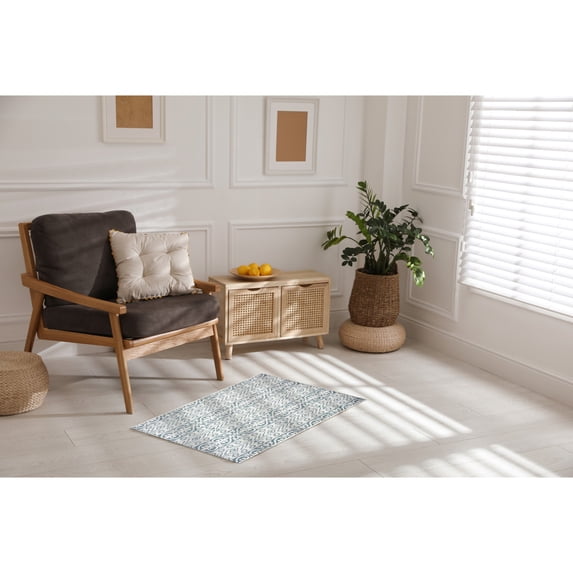 Laddha Home Designs 1.75' x 3' Entwined Geometric Indoor Outdoor Area Throw Rug - Blue and Gray