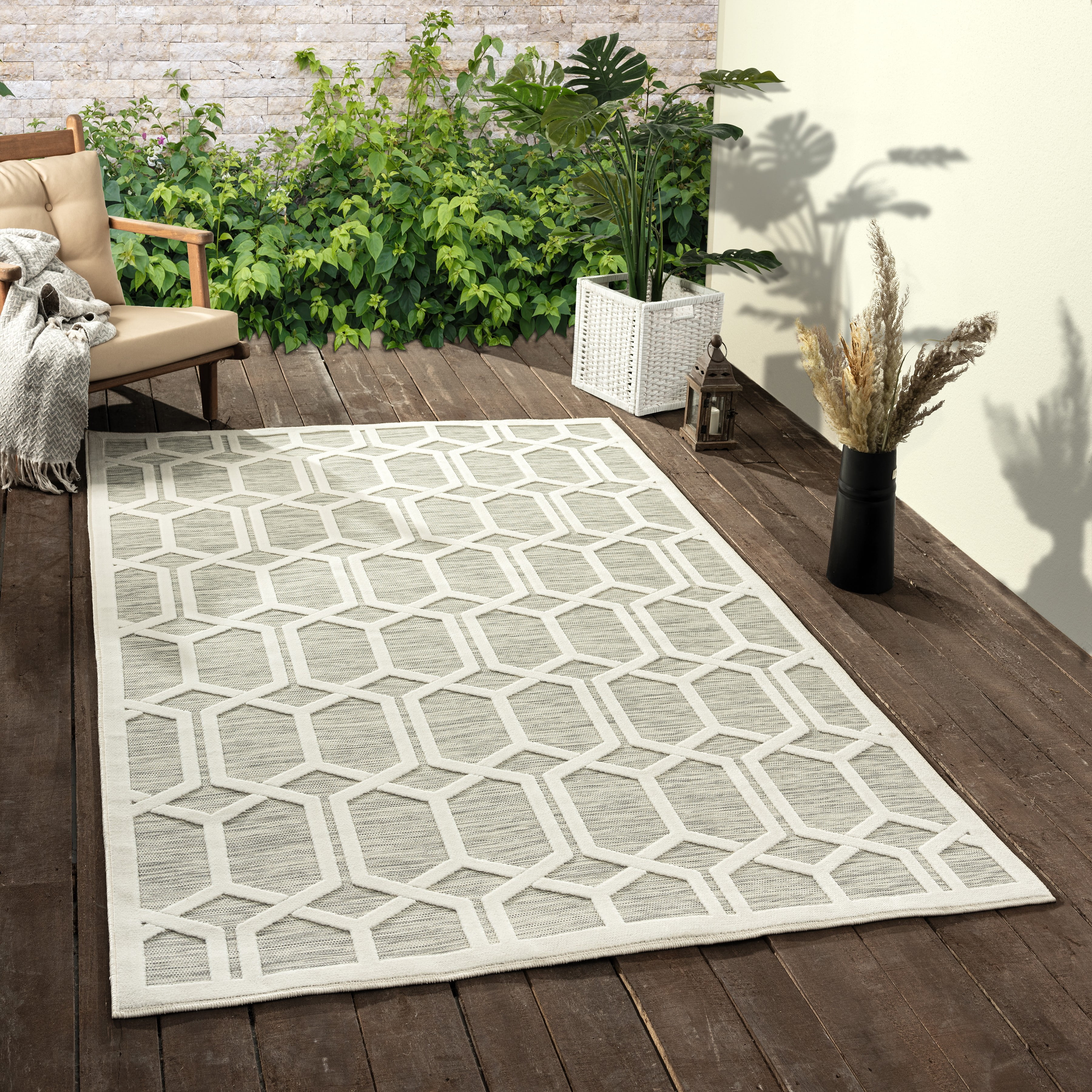 Reversible Gray Geometric 5' x 7' Synthetic Area Rug
