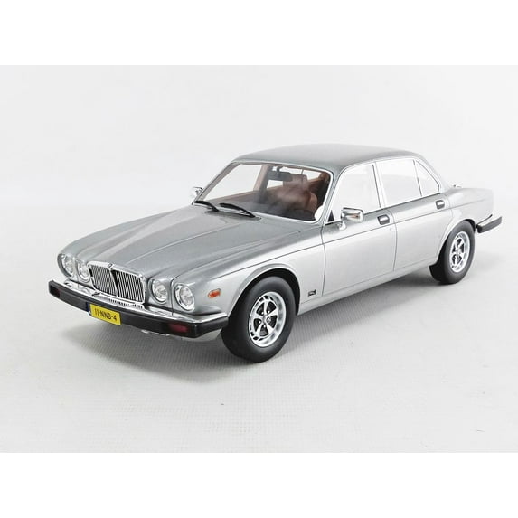 LS COLLECTIBLES 1/18 - JAGUAR XJ6 - 1982