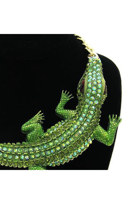 1Pcs Statement Collar Necklace for Women with Retro Multi Color Decorative Alloy Material