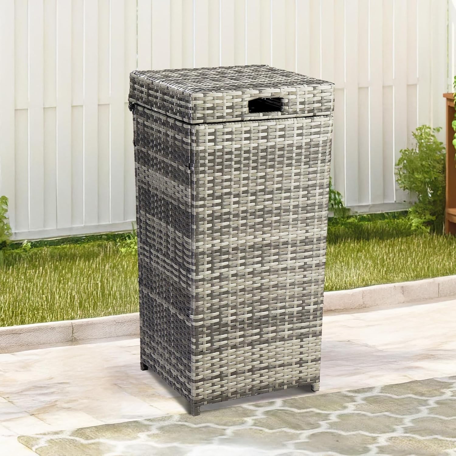 Wicker Trash Can With Lid
