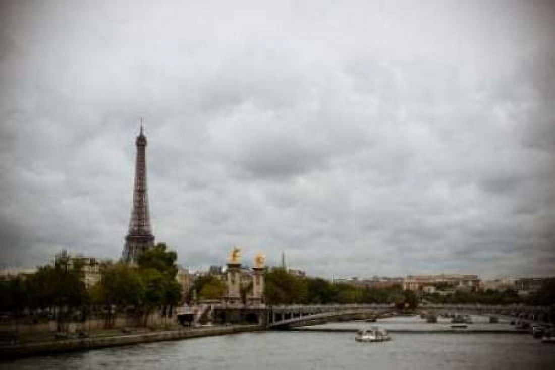 La Seine and La Tour Eiffel Canvas Art - Erin Berzel (24 x 36)