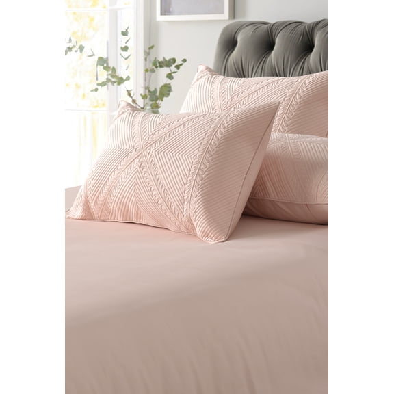 La Shantam Geo King size bedsheet, 100% cotton, super soft, breathable, inclusive :1 Flat Sheet (116x104 inches) & 2 Designer Quilted Shams (20x32 inches) - Pink