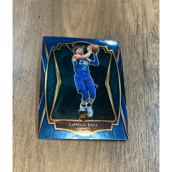 LaMelo Ball NBA Charlotte Hornets 2020-21 Panini Select Blue 183 RC trading card