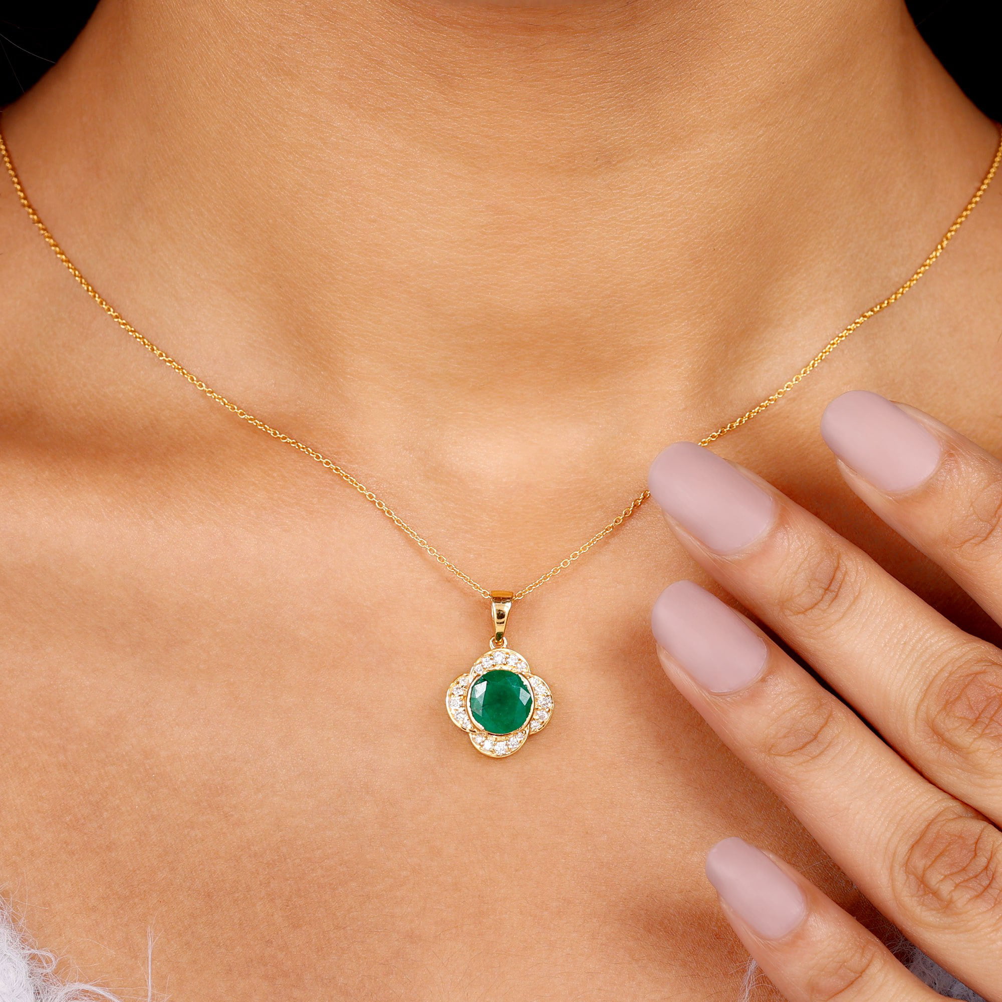 Necklace in Golden Sterling Silver with Olive Green Creek Stone and  Zirconia - Amen Italy
