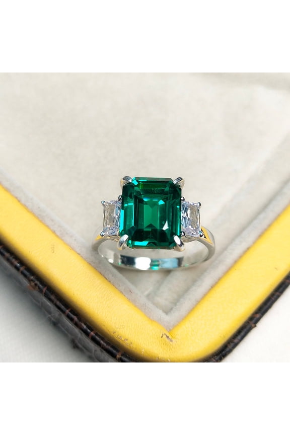 Lab Created Emerald Ring, 925 Sterling Silver Ring, Octagon Cut Lab Emerald Ring, Green Gemstone Ring, Ring for gift, engagement ring