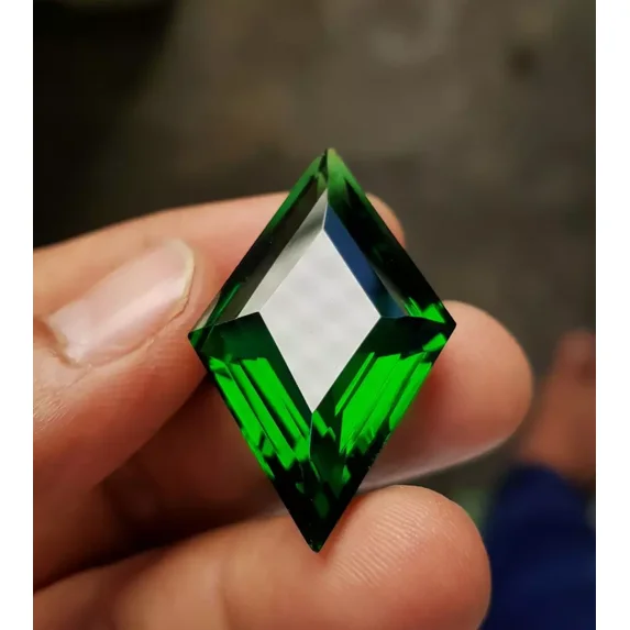 Lab Grown 45 Carat Sparkling Deep Green Fancy Pendent Size Artificial Gemstone