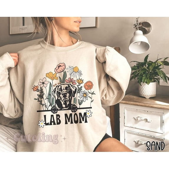 Lab Mom T-Shirt, Wildflowers Labrador Retriever Mom Shirt, Lab Mama Gift Tee, Dog Lover Shirt for Women