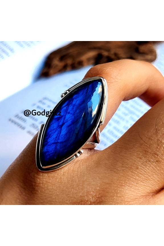 Labradorite Gemstone Ring: 925 Sterling Silver Boho Cocktail Ring
