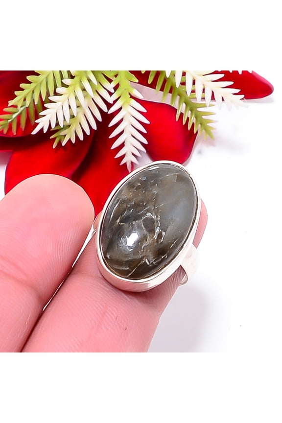 Labradorite - Madagascar Gemstone 925 Sterling Silver Handmade Ring S.7 R15
