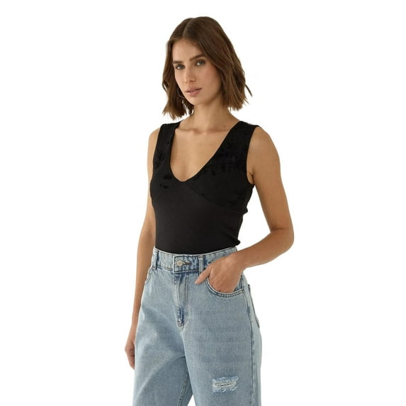 Lace Detail V-Neck Crop Top