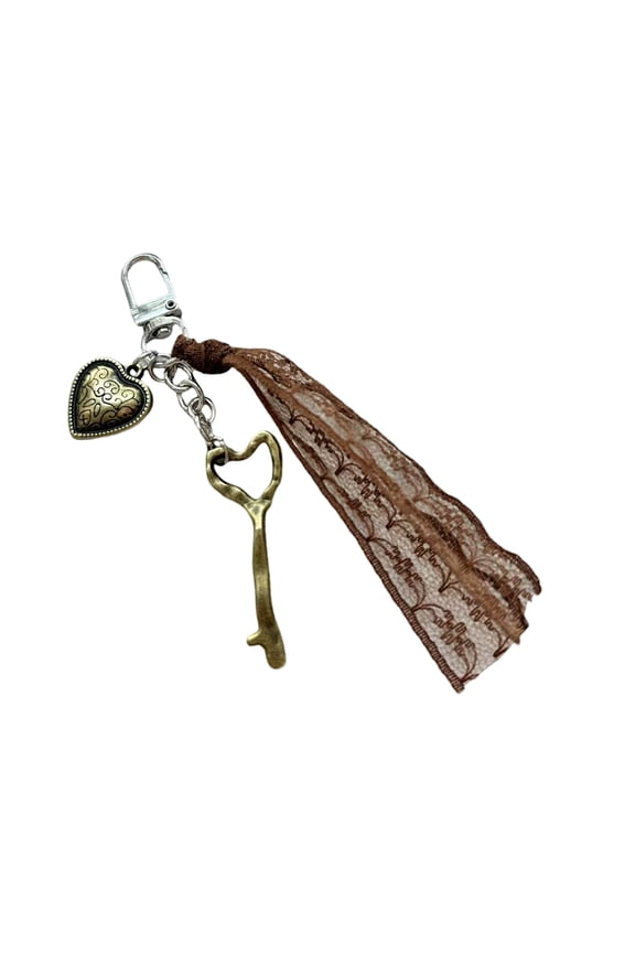 Lace Embellished Plastic Key Holder Heart Shape Compact Keyring Pendant Perfect Gift For Fashionable Ladies