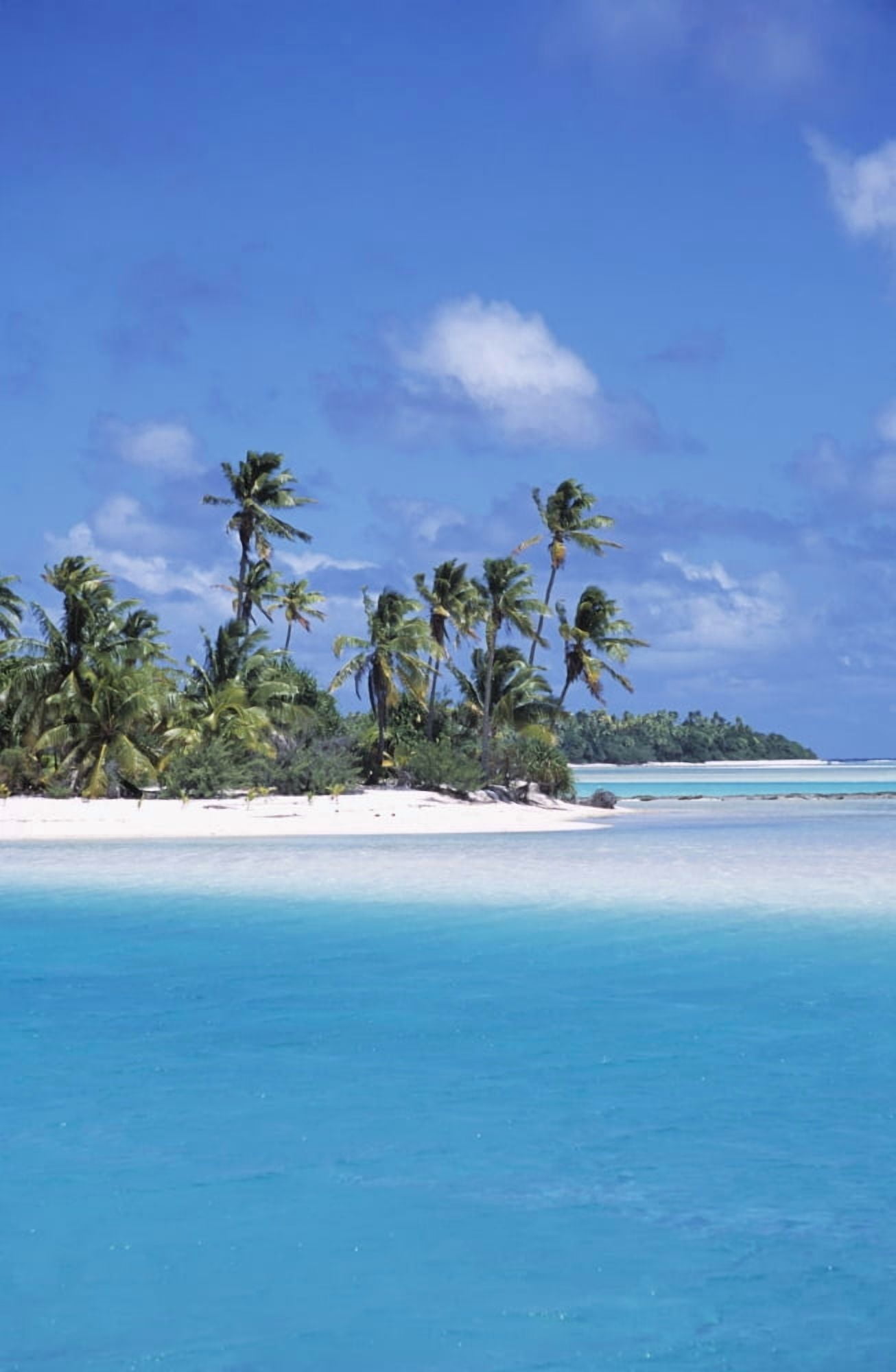 Lagoon Aitutaki Cook Islands Canvas Art - Paul Miles Design Pics (11 x 18)