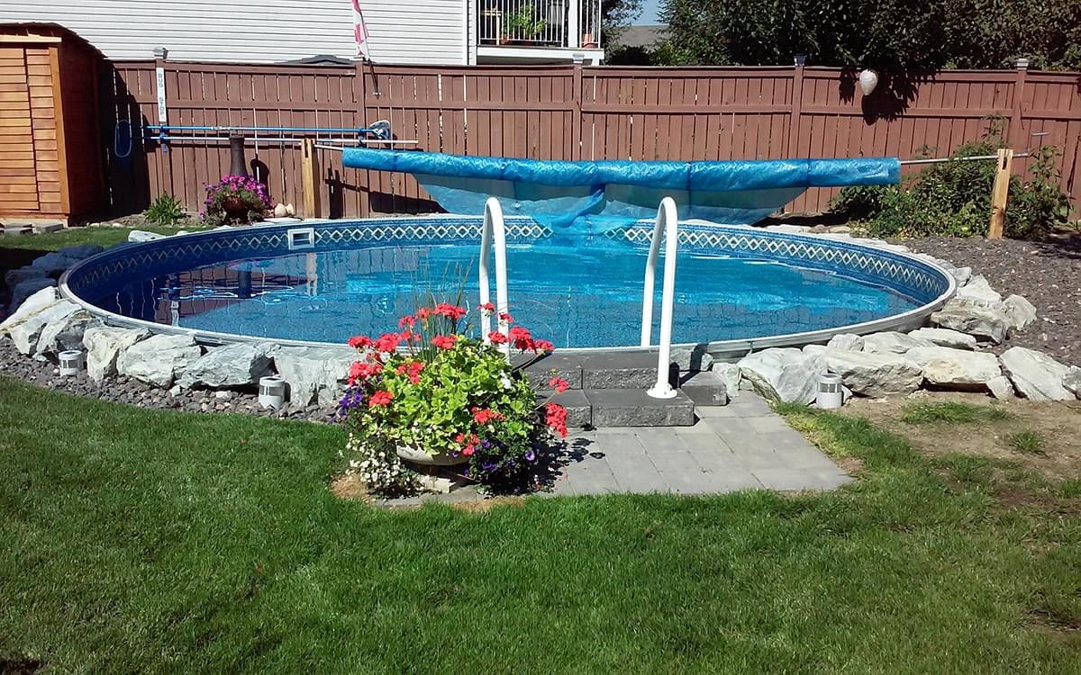Lake Effect Pools 24' x 52