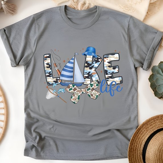 Lake Life Camo T-Shirt, Fishing and Boating Graphic Tee for Summer, Graphite Heather, Size M