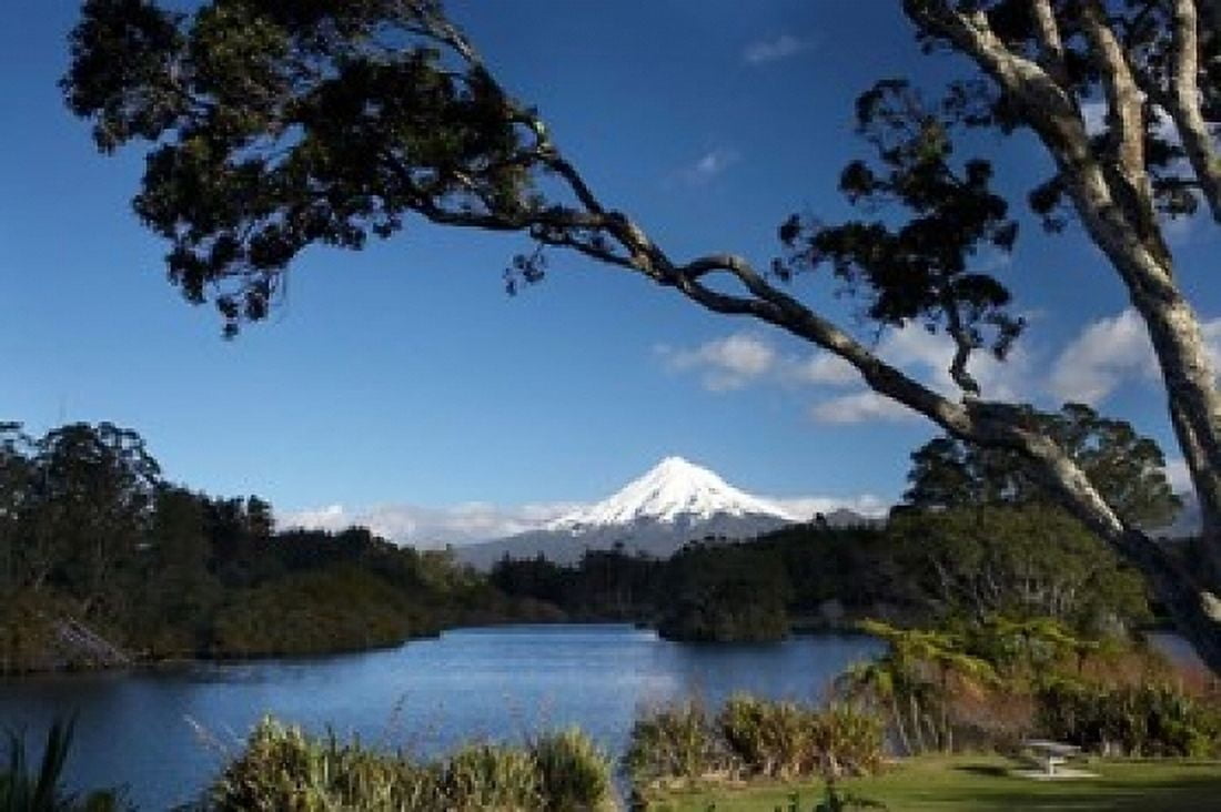 Lake Mangamahoe Mt Taranaki North Island New Zealand Canvas Art - David Wall DanitaDelimont (17 x 11)