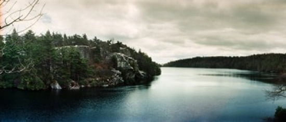 Lake Minnewaska in Minnewaska State Park Catskill Mountains New York State USA Canvas Art - Panoramic Images (15 x 6)