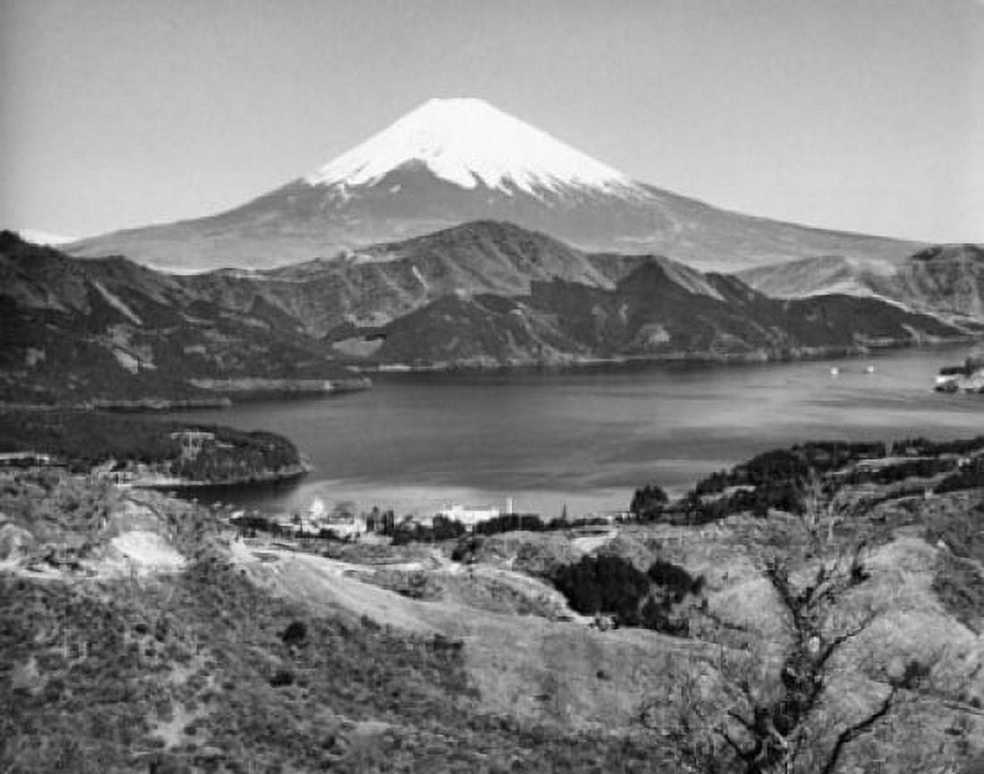 Lake in front of mountains Mount Fuji Japan Canvas Art - (18 x 24)