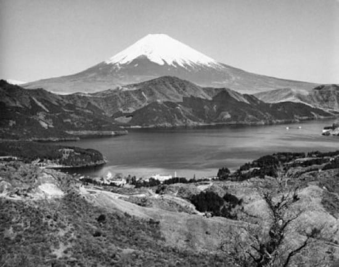 Lake in front of mountains Mount Fuji Japan Canvas Art - (24 x 36)