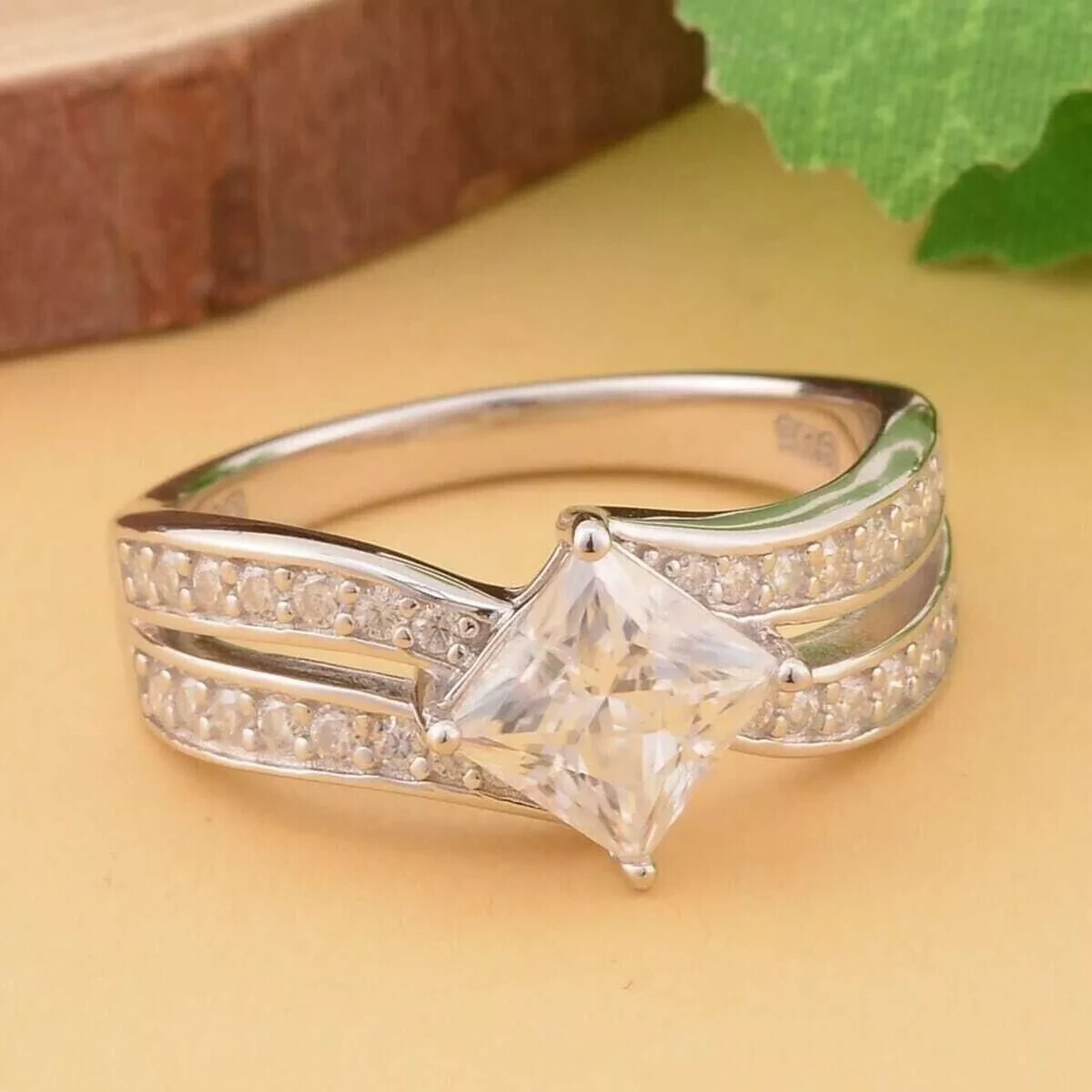 Oneress Adjustable Ring – Green Glazed, Gold-Plated With Cubic Zirconia, Gift For Women