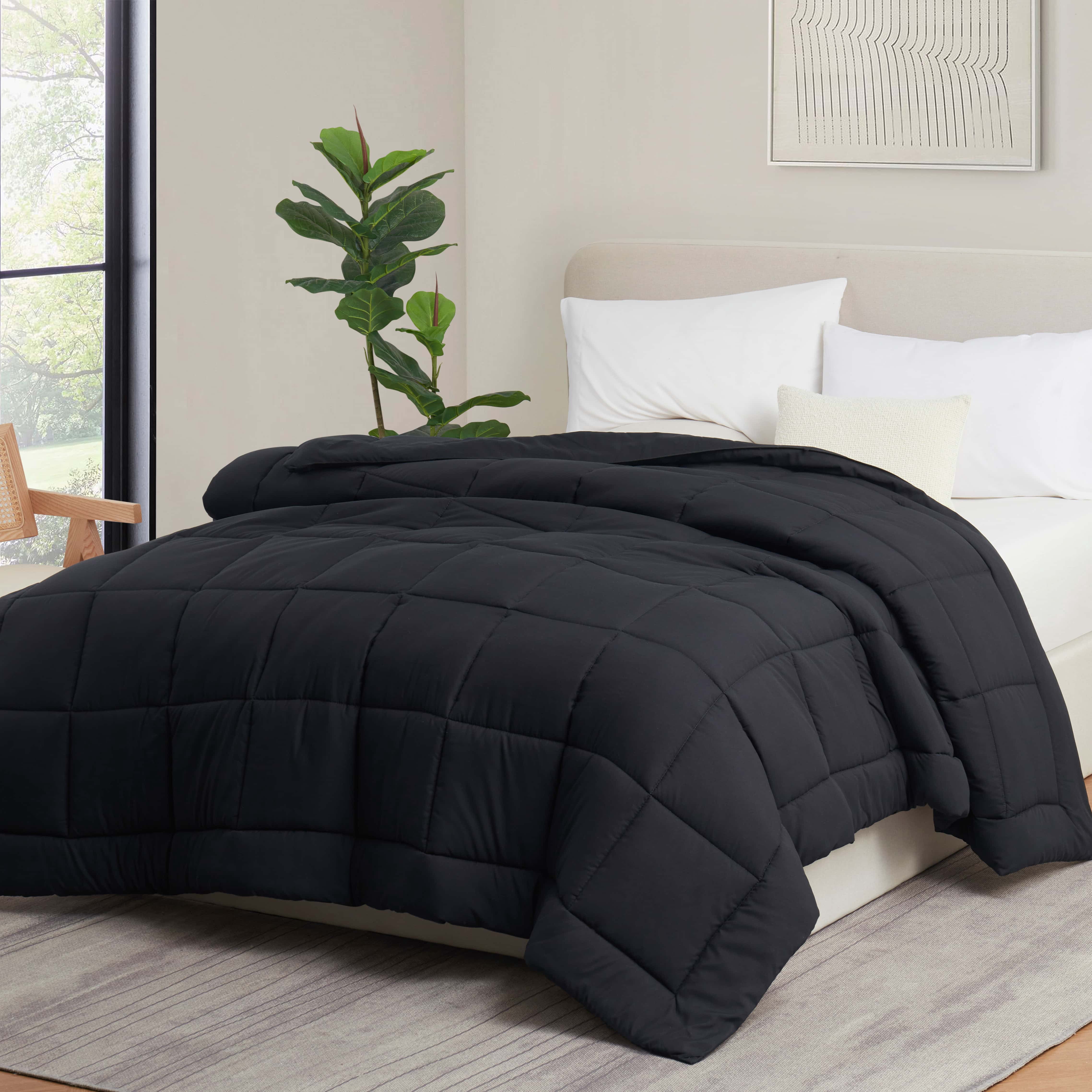 LammaLoe Full Comforter, Quilted Down Alternative Comforter, All Season Duvet Insert with Corner Tabs, Black