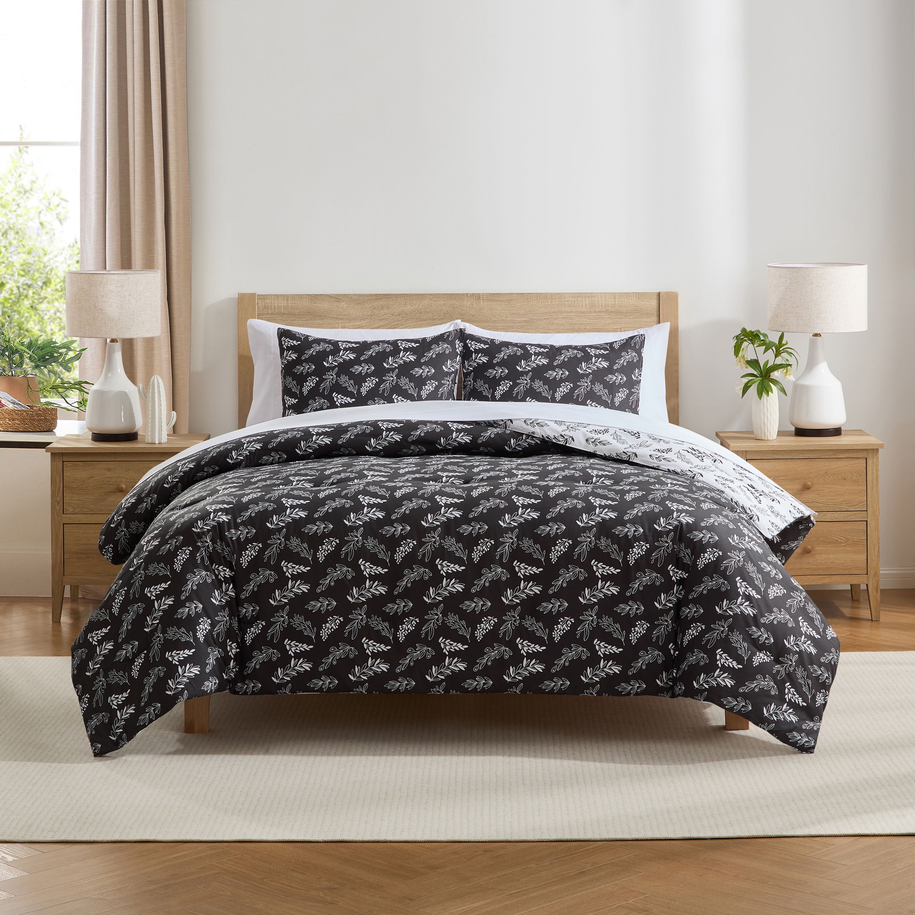 LammaLoe King Size Comforter Set, 7 Piece Botanical Bed in a Bag , Reversible Bedding Comforter Set with Sheets, Modern Bed Set, Jet Black/Optical White
