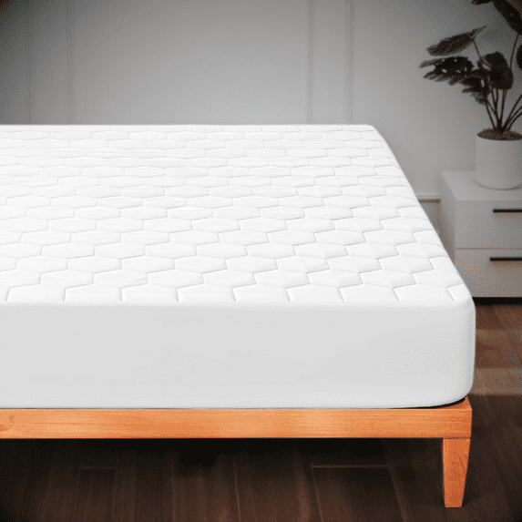 LammaLoe Queen Mattress Pad Waterproof, Quilted Fitted Queen Mattress Protector, Deep Pocket Cover Fits 8" 21", White