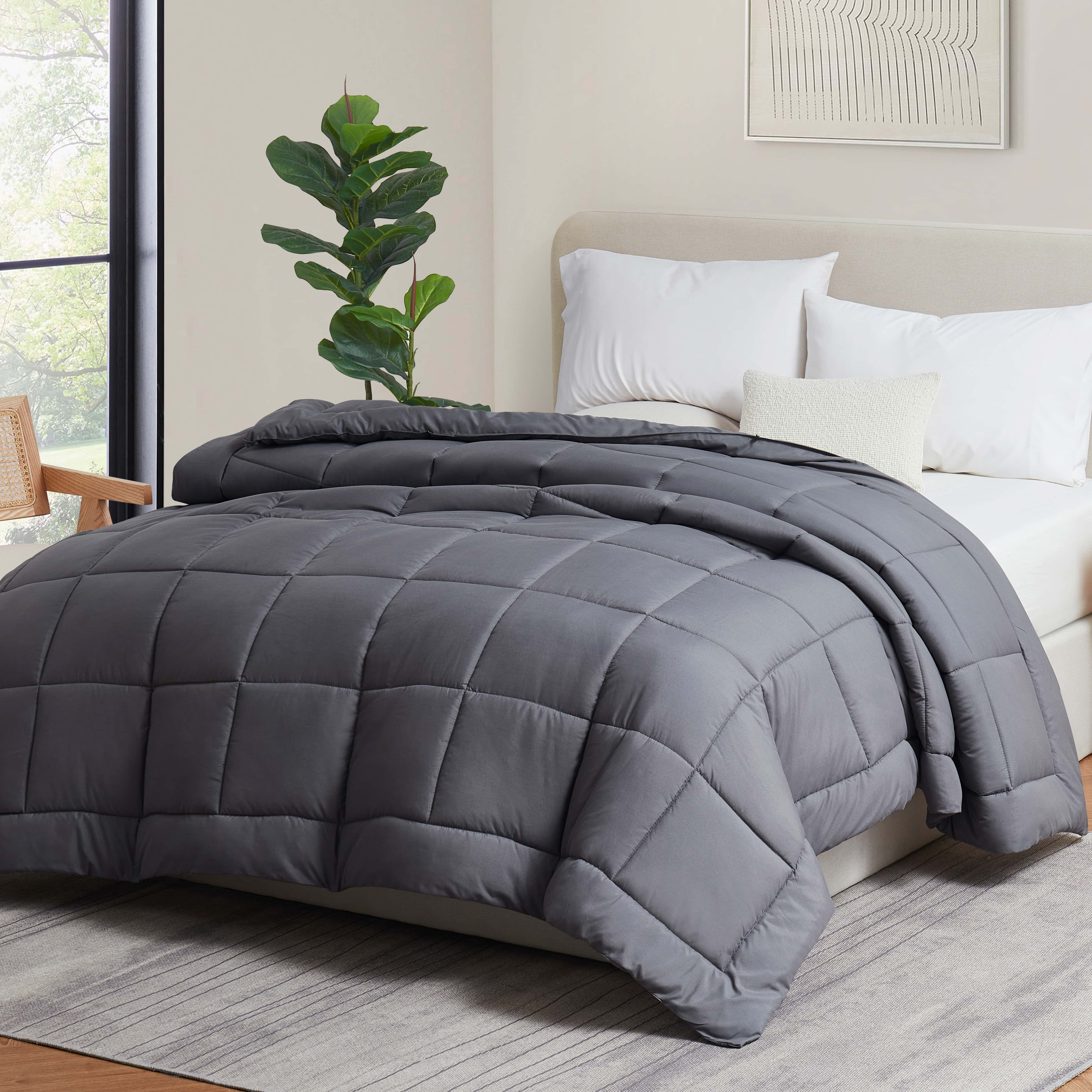 LammaLoe Twin Comforter, Quilted Down Alternative Comforter, All Season Duvet Insert with Corner Tabs, Gray