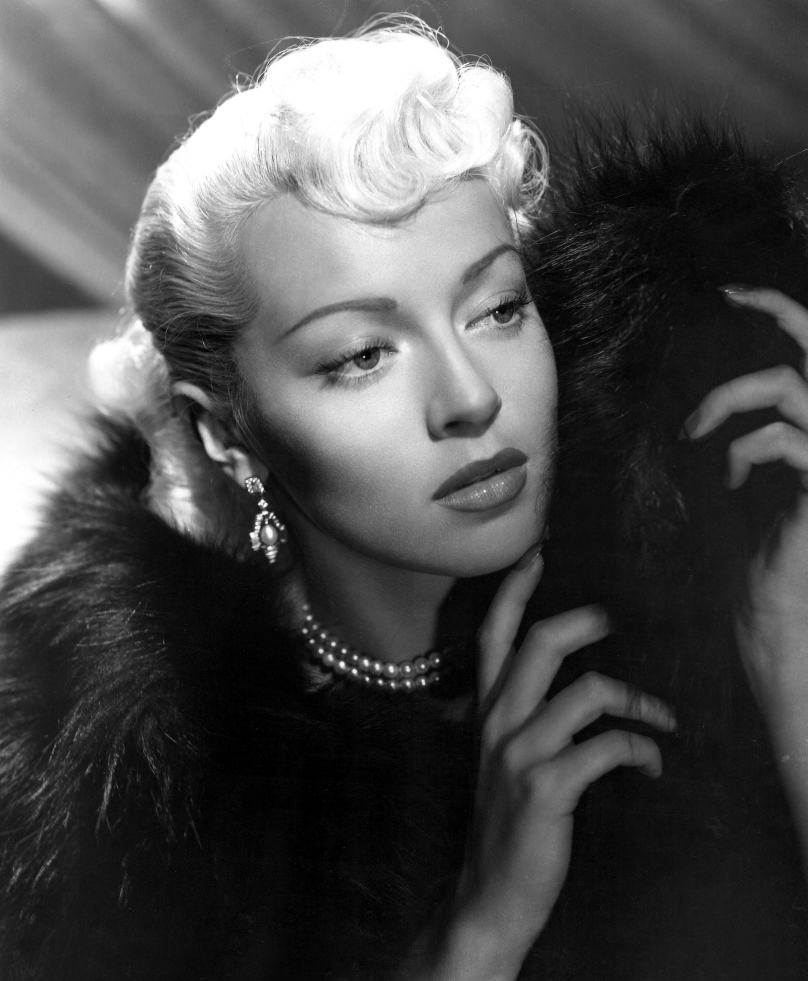 Lana Turner Canvas Art - (16 x 20)