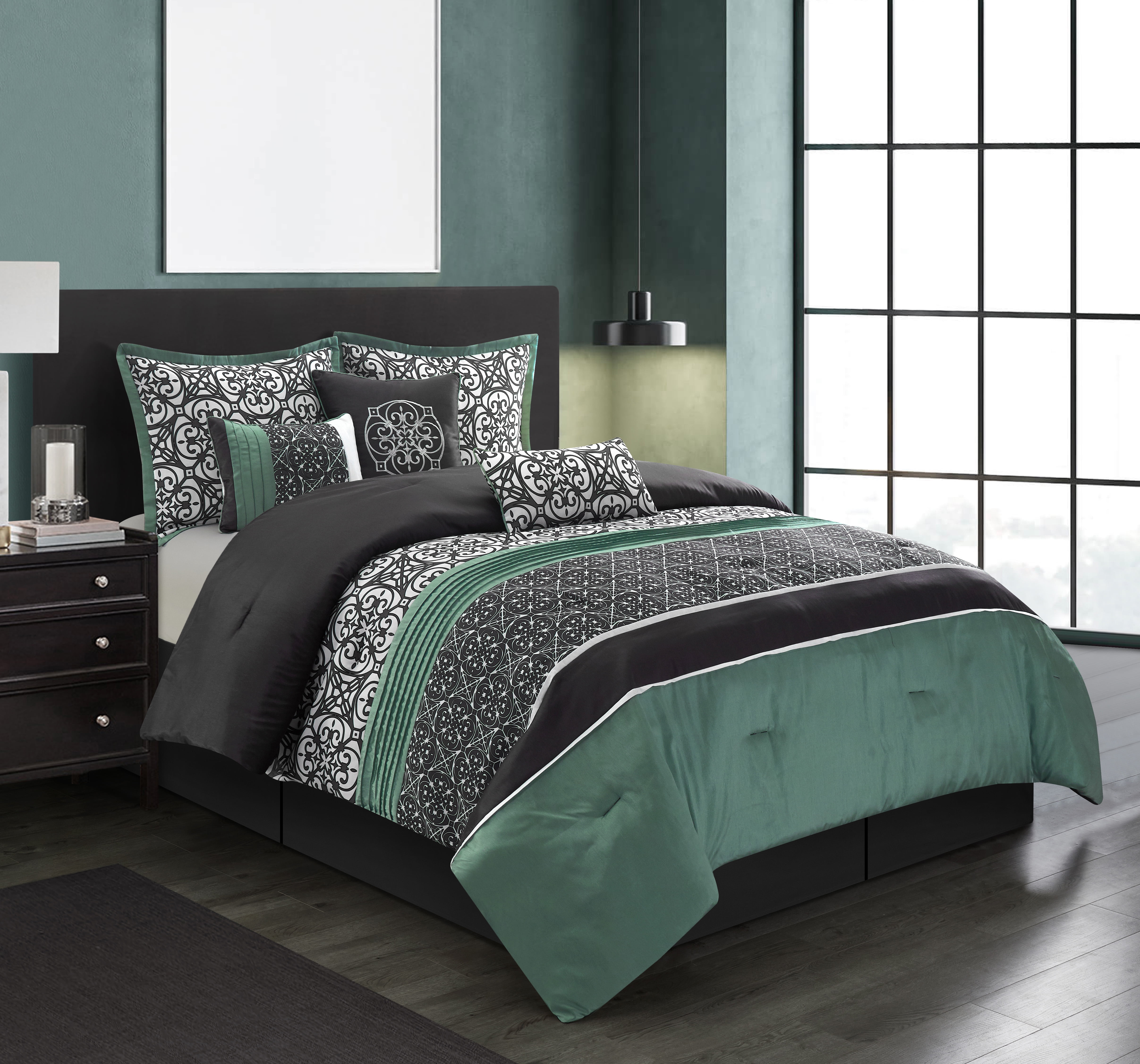 Birch Hill Empire Velvet Green Quilt - Polyester