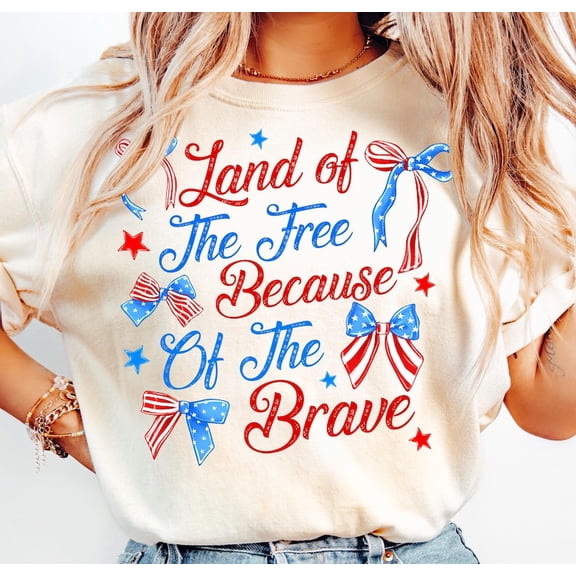 Land of the Free T-Shirt– Retro Preppy USA Tee with Patriotic Quote, Red White and Blue Aesthetic