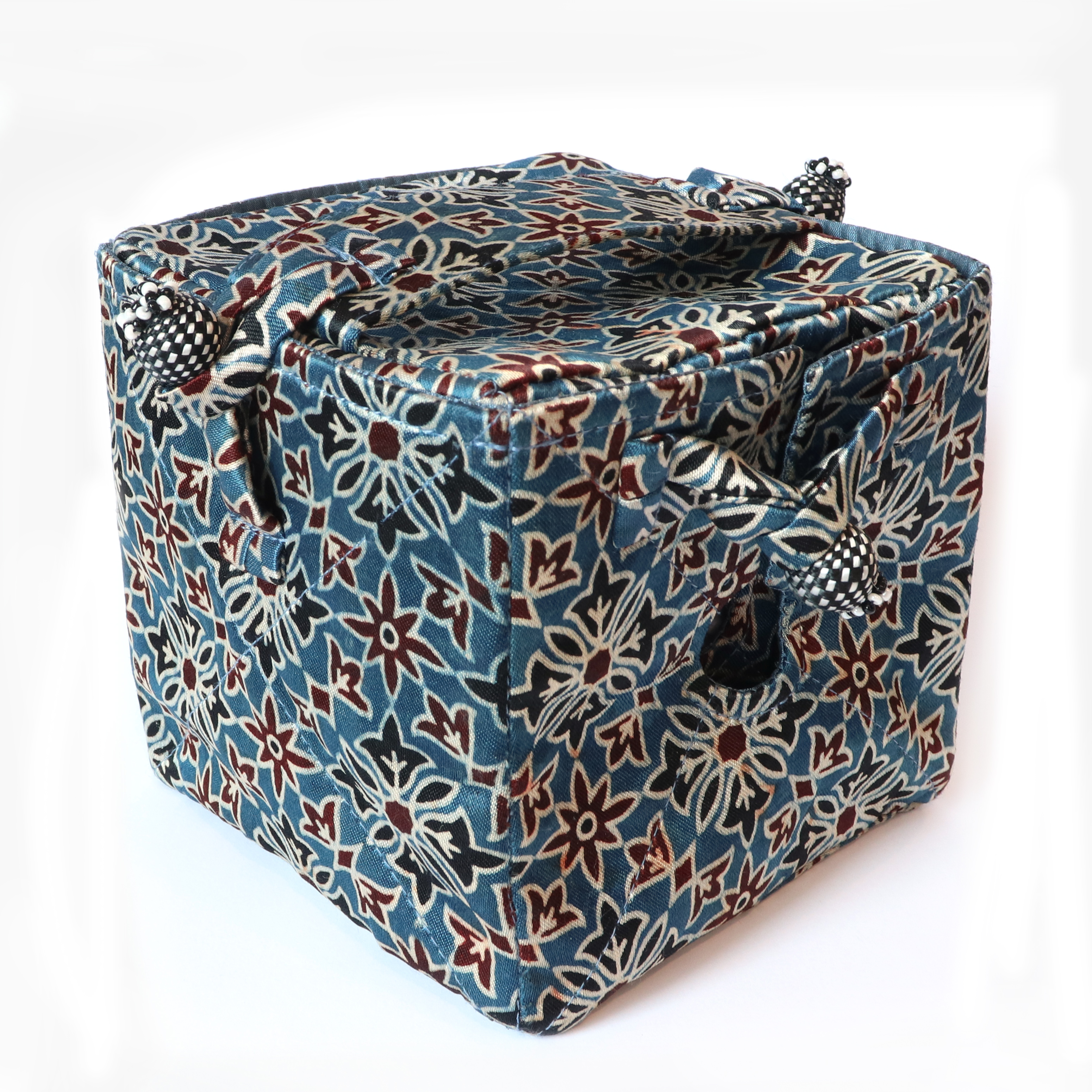 Lantern Moon Knit Out Box - Ikat Pattern 5x5x5 Inch Yarn Holder With Keyhole Feed