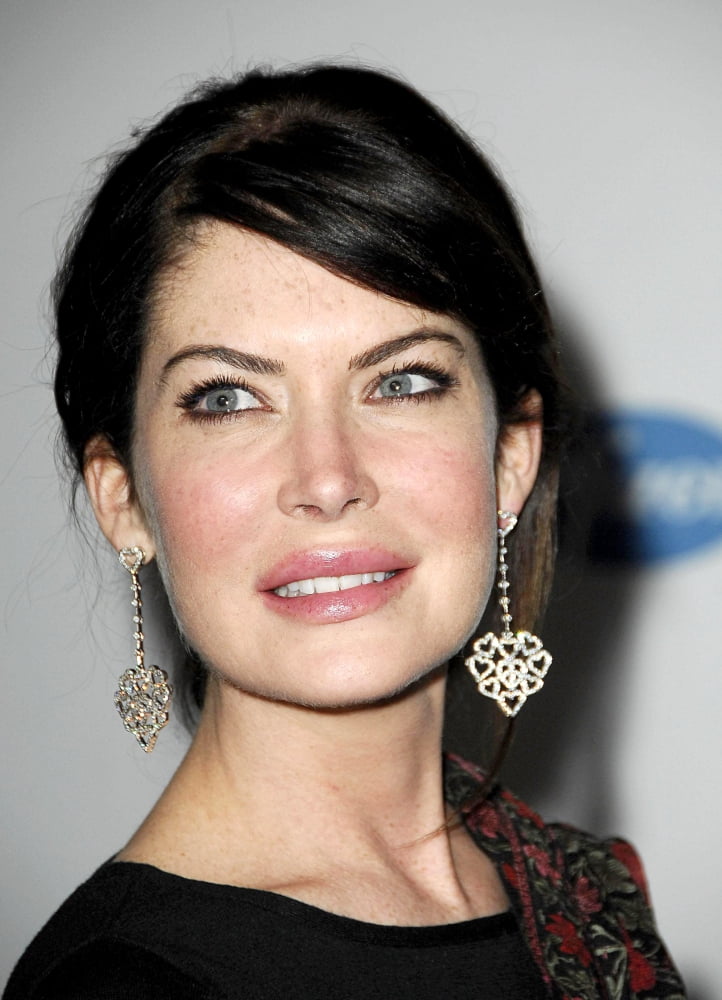 Lara Flynn Boyle At Arrivals For 14Th Annual Race To Erase Ms Benefit For The Nancy Davis Foundation For Multiple Sclerosis Canvas Art - (16 x 20)