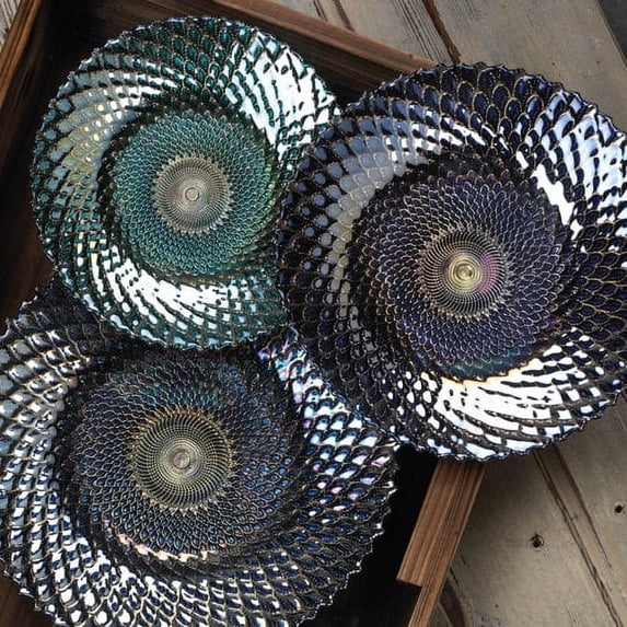 Zingz and Thingz Iridescent Large Decorative Plate
