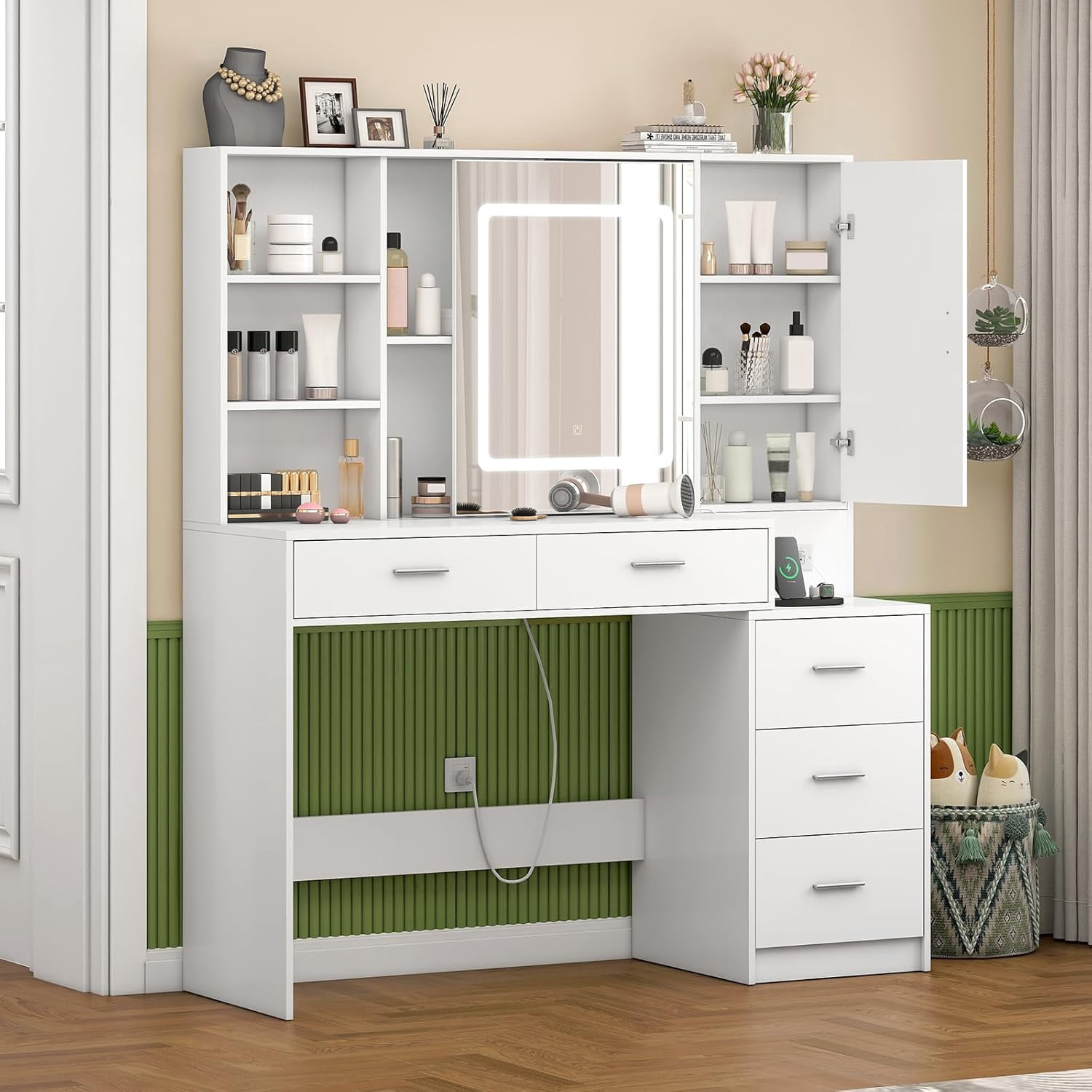 Makeup Vanity With Power Outlet