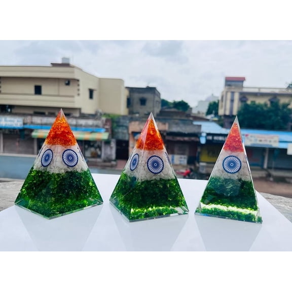 Large Orgone Crystal Pyramid Indian Flag Tiranga Organite Money Crystal Healing Stone Pyramid Positive Energy Home Office Table Decor Gift