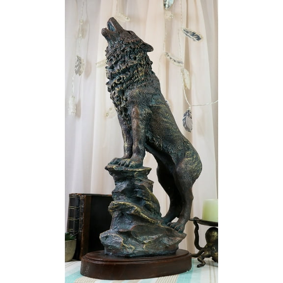 Large Wildlife Cries Of The Night Howling Gray Wolf Standing On Rocks Figurine