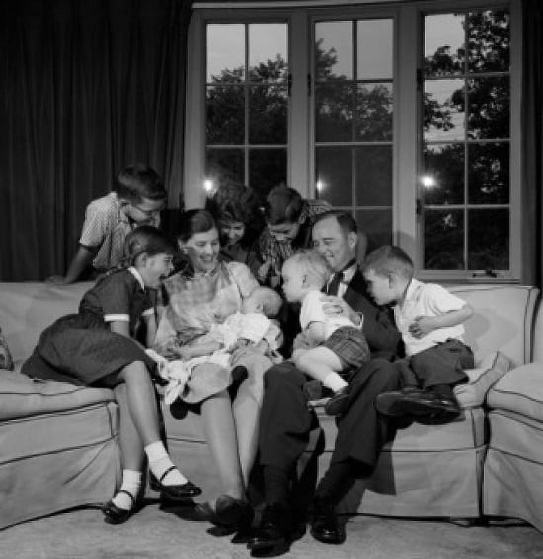 Large family with children in living room Canvas Art - (18 x 24)