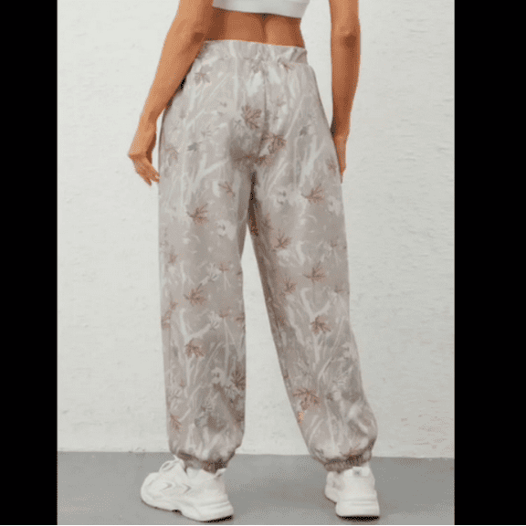 Large size Camo Maple Leaf Women Sweatpants Leaf Print Contrast Color Elastic Waistband Casual Pull On Athletic Pants